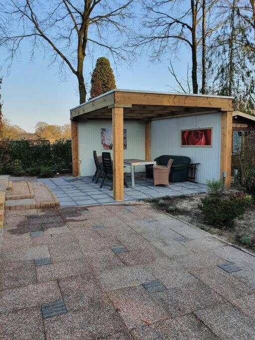 Cozy Chalet For 4 Veluwe Putten Exterior photo